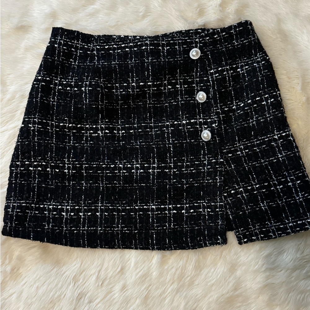Woman’s Frenchy Mini Skirt